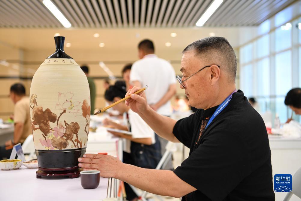 乐胜棋牌下载